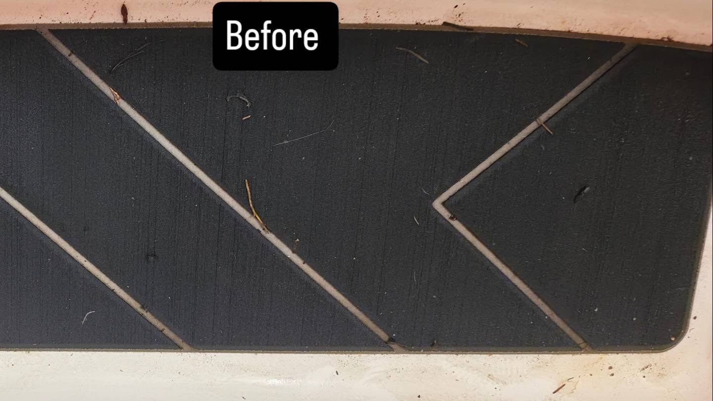 Before: @hyman99’s Vi22 rear boat locker before cleaning
